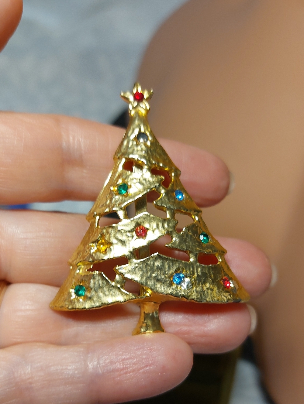 Vintage Goldtone Color Crystal Christmas Tree Brooch
